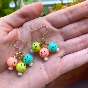 Smiley face earrings😜